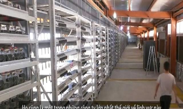 Cuộc sống bên trong một mỏ đào Bitcoin ở Trung Quốc. Video: Bloomberg.