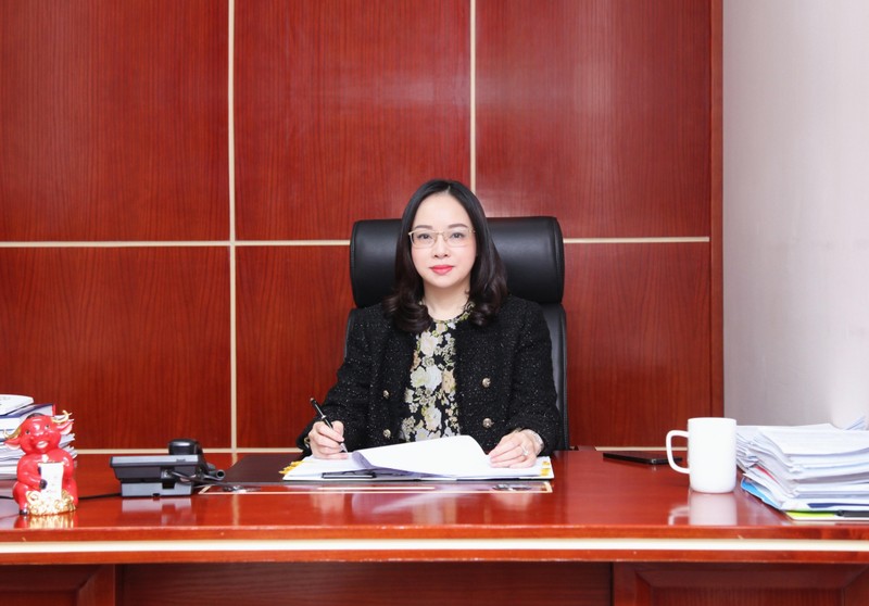Bà Hoàng Thị Bảo Hương - Phó tổng biên tập Báo VietNamNet Bà Hoàng Thị Bảo Hương - Phó tổng biên tập Báo VietNamNet