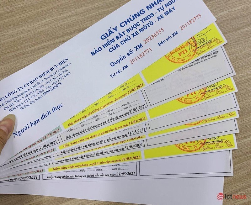 Ngoài thẻ bảo hiểm giấy, người dân đã được lựa chọn thêm giấy chứng nhận điện tử.