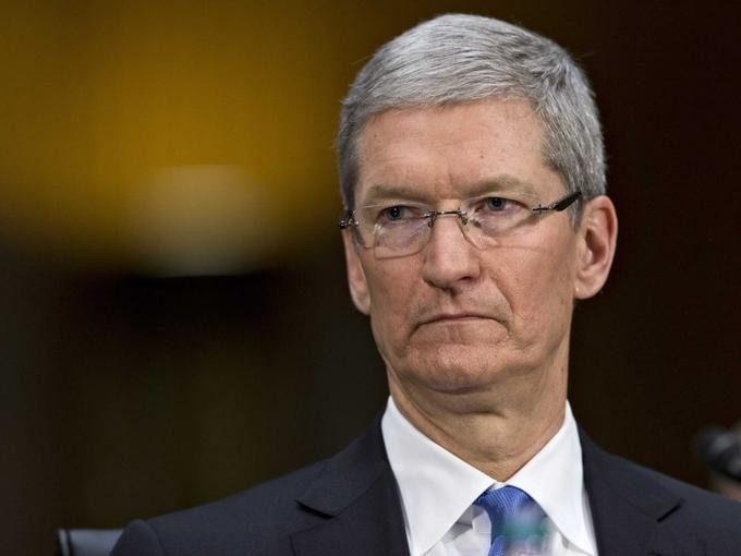 CEO Apple, Tim Cook, tại một cuộc họp với Thượng viện Mỹ trong vai trò nhân chứng trên Đồi Capitol năm 2013. Ảnh: AP.