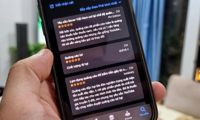 Ứng dụng YouTube trên iOS nhận nhiều đánh giá 1* vì các quảng cáo thuốc. Ảnh: Lưu Quý. Ứng dụng YouTube trên iOS nhận nhiều đánh giá 1* vì các quảng cáo thuốc. Ảnh: Lưu Quý.