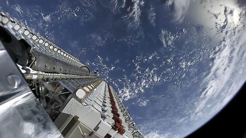 SpaceX phủ nhận tuyên bố vệ tinh Starlink và OneWeb suýt va chạm ảnh 1 SpaceX phủ nhận tuyên bố vệ tinh Starlink và OneWeb suýt va chạm ảnh 1