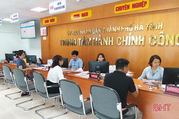 Một mục tiêu cụ thể của đề án thí điểm xây dựng tỉnh Hà Tĩnh đạt chuẩn nông thôn mới là đến 2025 có dịch vụ công trực tuyến mức 4 toàn hệ thống 3 cấp tỉnh, huyện và xã. (Ảnh minh họa: báo Hà Tĩnh) Một mục tiêu cụ thể của đề án thí điểm xây dựng tỉnh Hà Tĩnh đạt chuẩn nông thôn mới là đến 2025 có dịch vụ công trực tuyến mức 4 toàn hệ thống 3 cấp tỉnh, huyện và xã. (Ảnh minh họa: báo Hà Tĩnh)