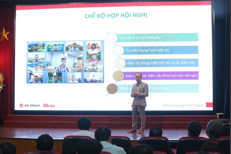 Giới thiệu nền tảng eMeeting với kỳ vọng giành được thị phần trên sân nhà. Ảnh: XM. Giới thiệu nền tảng eMeeting với kỳ vọng giành được thị phần trên sân nhà. Ảnh: XM.