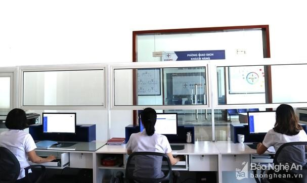 Văn phòng Công ty Điện lực Nghệ An áp dụng triệt để chương trình E-Office. 100% các văn bản ban hành bằng chữ ký số. Văn phòng Công ty Điện lực Nghệ An áp dụng triệt để chương trình E-Office. 100% các văn bản ban hành bằng chữ ký số.