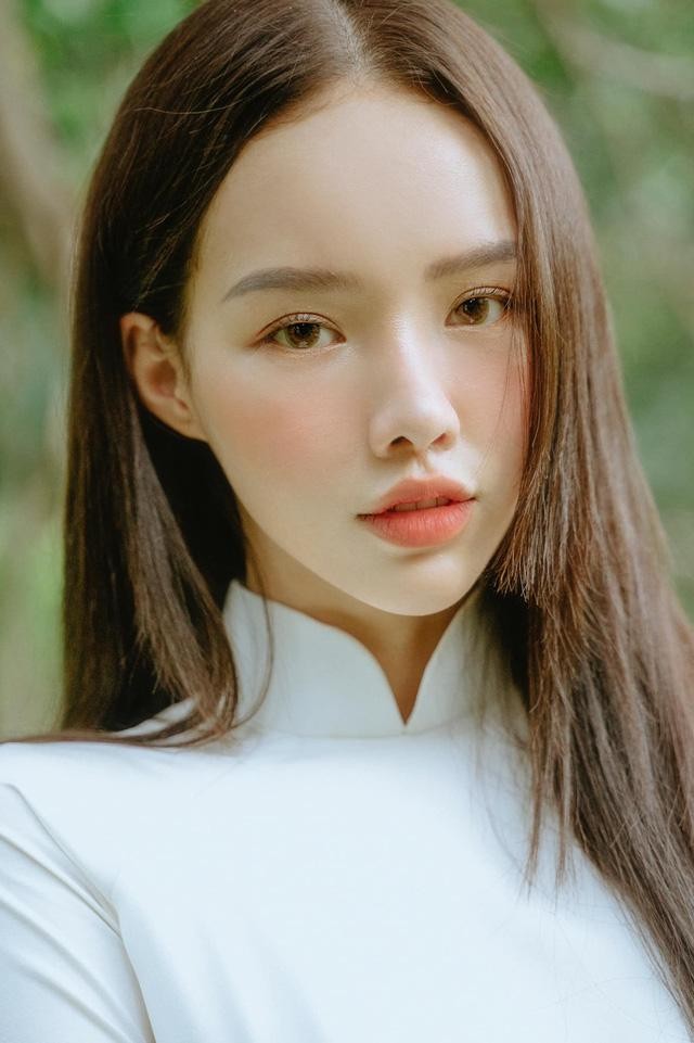 Những hình ảnh ngoài đời của cô nàng