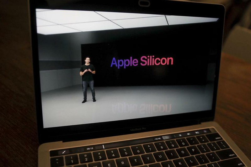 John Ternus, Phó chủ tịch kỹ thuật phần cứng của Apple Inc., giới thiệu tính năng các mẫu Macbook mới John Ternus, Phó chủ tịch kỹ thuật phần cứng của Apple Inc., giới thiệu tính năng các mẫu Macbook mới