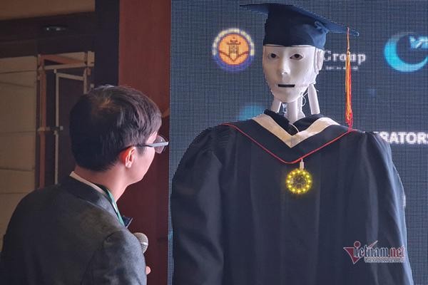 Trí Nhân - robot ứng dụng trí tuệ nhân tạo được phát triển bởi người Việt. (Ảnh: Trọng Đạt)