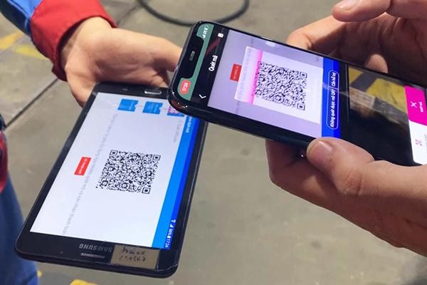 Việt Nam sẽ thúc đẩy ngày một nhiều hơn việc thanh toán không dùng tiền mặt. Việt Nam sẽ thúc đẩy ngày một nhiều hơn việc thanh toán không dùng tiền mặt.