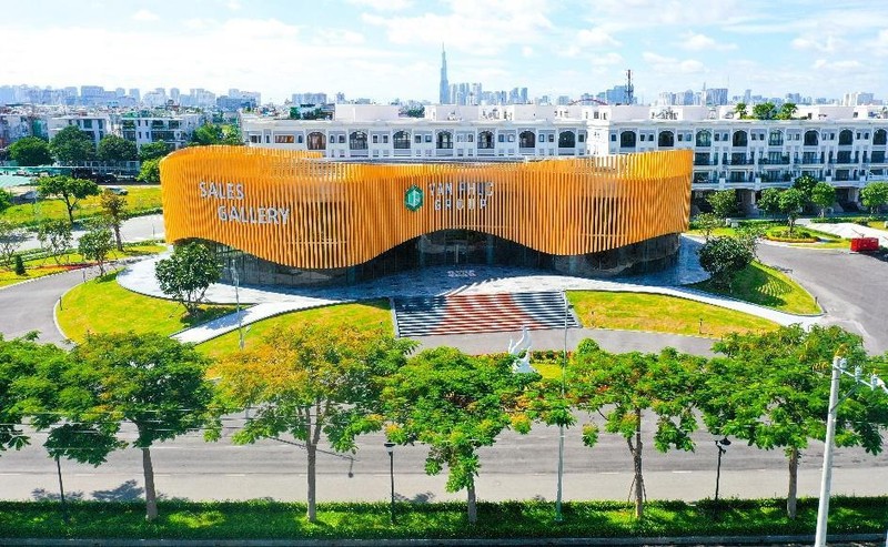 Sales Gallery Van Phuc được thiết kế đẳng cấp, hiện đại.
