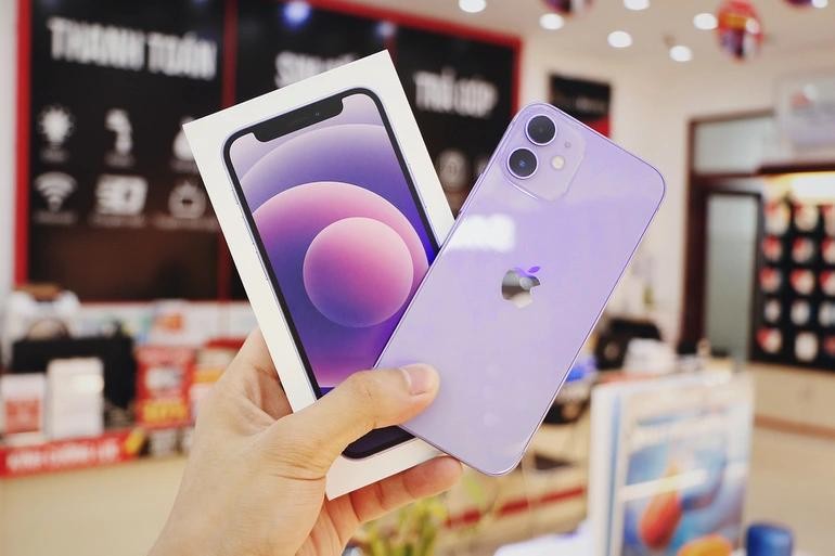 iPhone 12 liên tục được điều chỉnh giá bán trong thời gian gần đây (Ảnh: Thế Anh). iPhone 12 liên tục được điều chỉnh giá bán trong thời gian gần đây (Ảnh: Thế Anh).