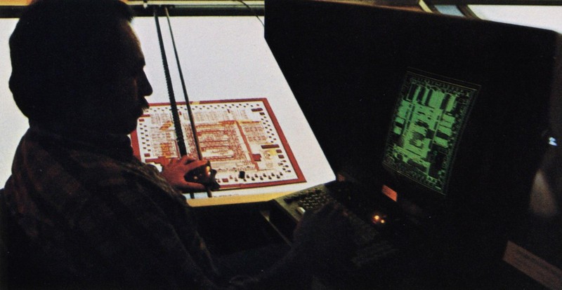 Vào những năm 70, khi mỗi con chip chỉ chứa vài nghìn bóng bán dẫn, các kỹ sư vẫn có thể thiết kế chip bằng tay và phân tích nó trên các tấm phim chụp này. (Ảnh chụp năm 1979)