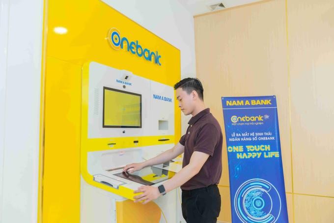 Nam A Bank sớm đẩy mạnh chuyển đổi số nhằm mang đến những trải nghiệm vượt trội cho khách hàng, tiêu biểu là hệ thống Onebank. Ảnh: Nam A Bank