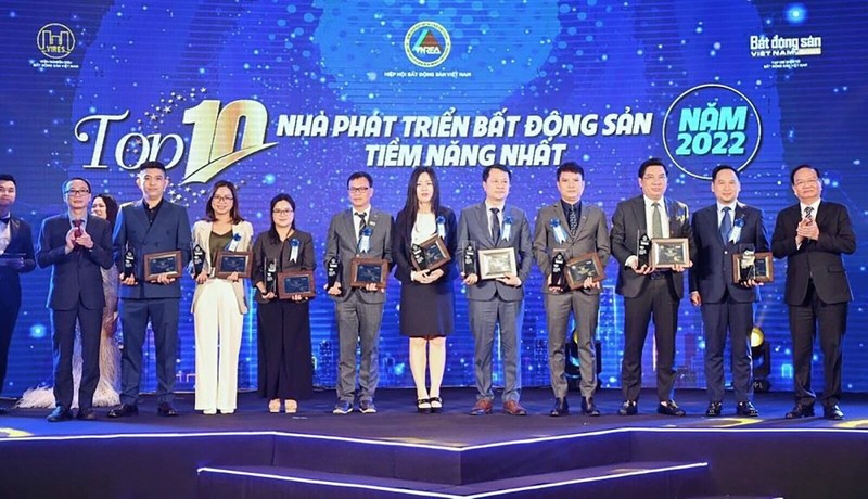 MIKGroup nhận giải thưởng Top 10 nhà phát triển bất động sản tiềm năng nhất năm 2022