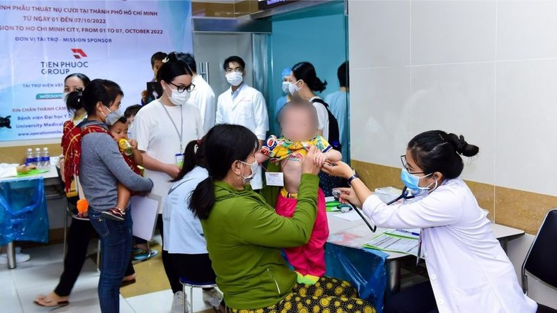 Tiến Phước đồng hành cùng Operation Smile tìm lại nụ cười cho trẻ hở môi, hàm ếch