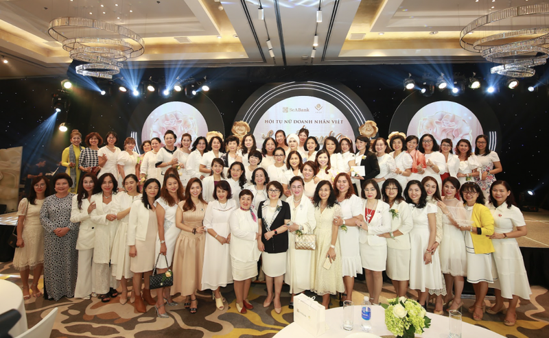 Các nữ doanh nhân tại sự kiện Sweet Aura. Ảnh: SeABank seabank-5.png