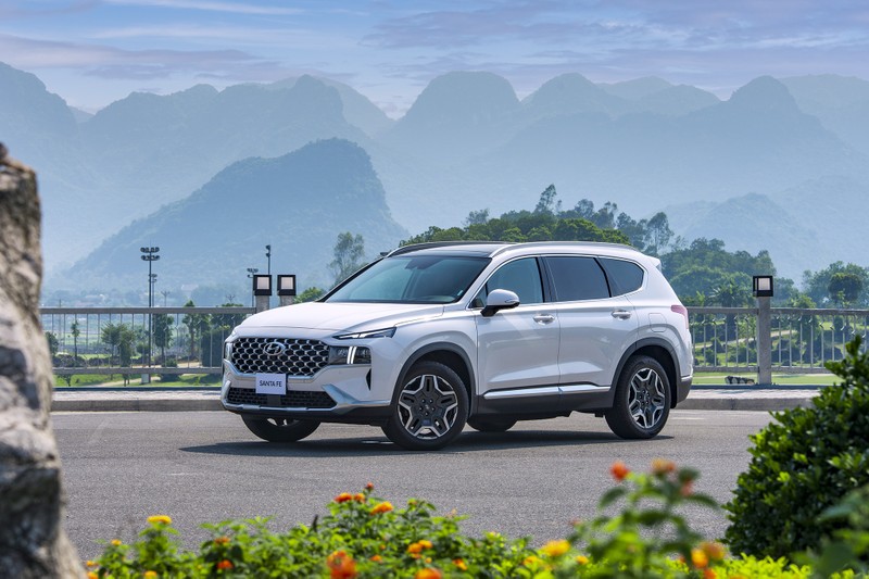 Hyundai Santa Fe Hybrid - 3.jpeg