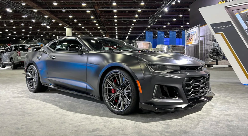 Chevrolet Camaro: GM sẽ ngừng sản xuất xe Chevrolet Camaro sau năm 2024, nhưng sẽ kết thúc bằng một phiên bản Collector’s Edition. Thật tuyệt nếu Chevy mang nó trở lại dưới dạng xe điện.
