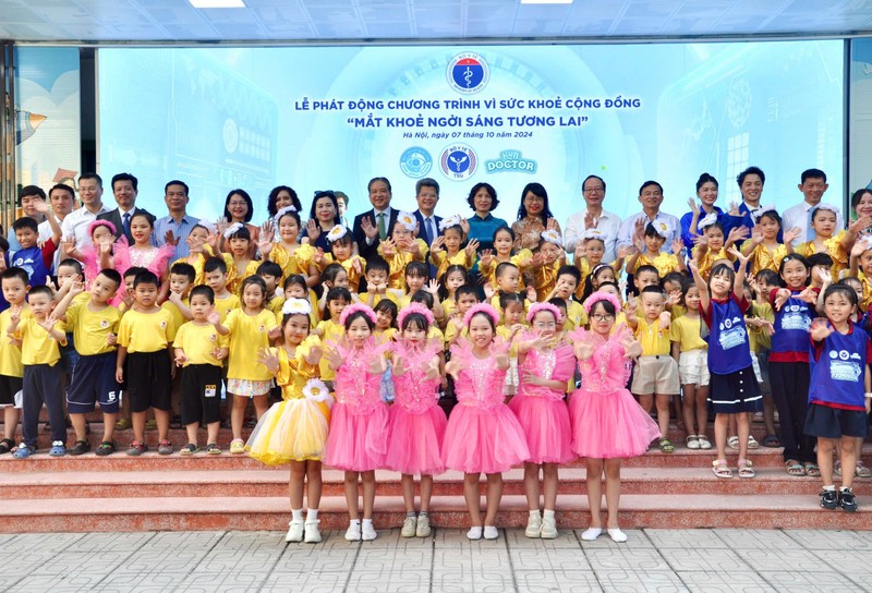Chú thích ảnh: Lễ phát động chương trình “Mắt khoẻ ngời sáng tương lai” tại Hà Nội. IMG_2416.jpeg