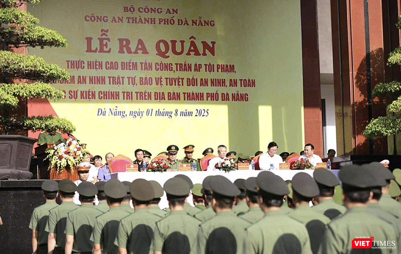 Quang cảnh lễ ra quân vt_ra quan 2.png
