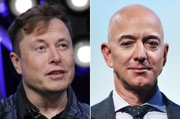 Tài sản của Bezos (phải), Musk đã tăng lên 10% nhờ đại dịch Covid-19. Ảnh: NY Post