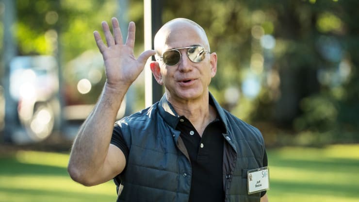 Tỷ phú Jeff Bezos. Ảnh: CNBC