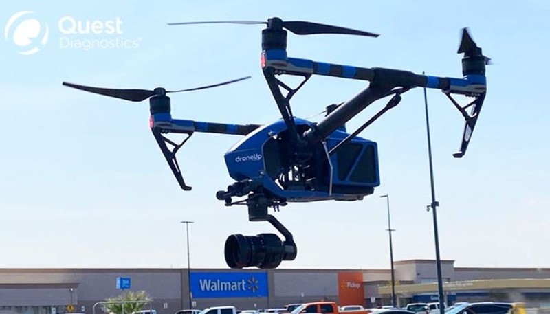 Walmart sử dụng máy bay không người lái của hãng DroneUp cho dự án thử nghiệm lần này. (Ảnh: Bloomberg) Ảnh: Bloomberg