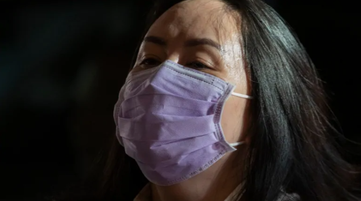 Bà Mạnh đã bị cảnh sát Canada bắt giữ vào năm 2018 với cáo buộc vi phạm lệnh trừng phạt Iran của Hoa Kỳ và lừa đảo ngân hàng (ảnh: CBC).