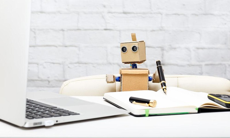 Các nhà báo có trách nhiệm gắn kết các giá trị báo chí vào AI. Ảnh: Dr Mark van Rijmenam Các nhà báo có trách nhiệm gắn kết các giá trị báo chí vào AI. Ảnh: Dr Mark van Rijmenam