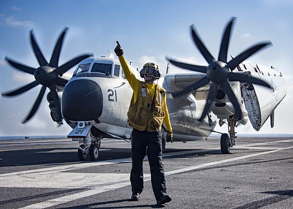 Những hình ảnh đầu tiên của tàu sân bay Mỹ Carl Vinson tại Đà Nẵng - ảnh 16