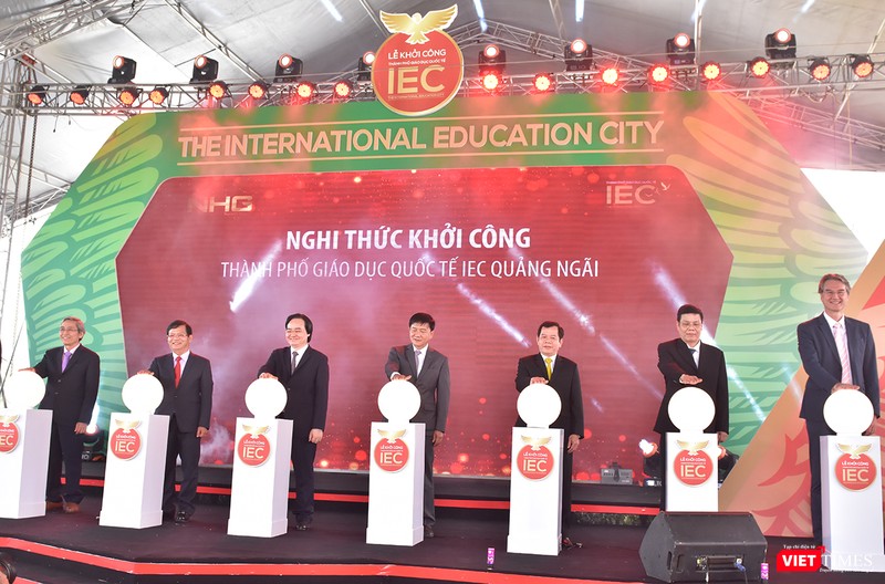 Trước đó vào cuối tháng 3/2018, NHG đã khởi công dự án “Thành phố giáo dục quốc tế” - IEC đầu tiên ở Việt Nam, tại tỉnh Quảng Ngãi với tổng số vốn đầu tư hơn 1.000 tỷ đồng. Dự án này có diện tích gần 10ha, cùng quy mô đào tạo đủ các cấp học từ mầm non đến tiến sĩ Trước đó vào cuối tháng 3/2018, NHG đã khởi công dự án “Thành phố giáo dục quốc tế” - IEC đầu tiên ở Việt Nam, tại tỉnh Quảng Ngãi với tổng số vốn đầu tư hơn 1.000 tỷ đồng. Dự án này có diện tích gần 10ha, cùng quy mô đào tạo đủ các cấp học từ mầm non đến tiến sĩ