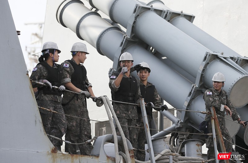 Thủy thủ trên tàu rất thân thiện