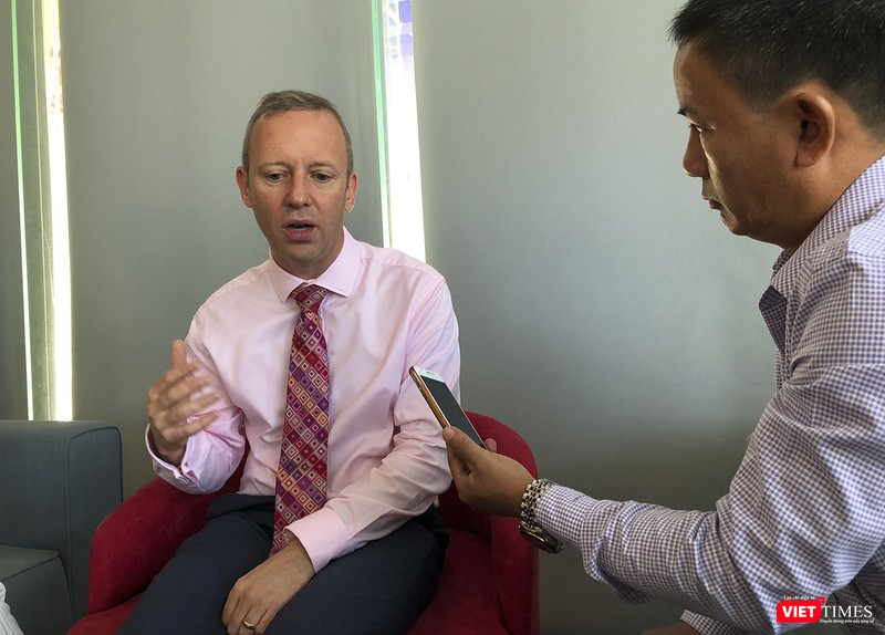 Tân Đại sứ Vương quốc Anh-Gareth Ward tại Việt Nam trò chuyện về hợp tác giữa Việt Nam và Vương quốc Anh Tân Đại sứ Vương quốc Anh-Gareth Ward tại Việt Nam trò chuyện về hợp tác giữa Việt Nam và Vương quốc Anh
