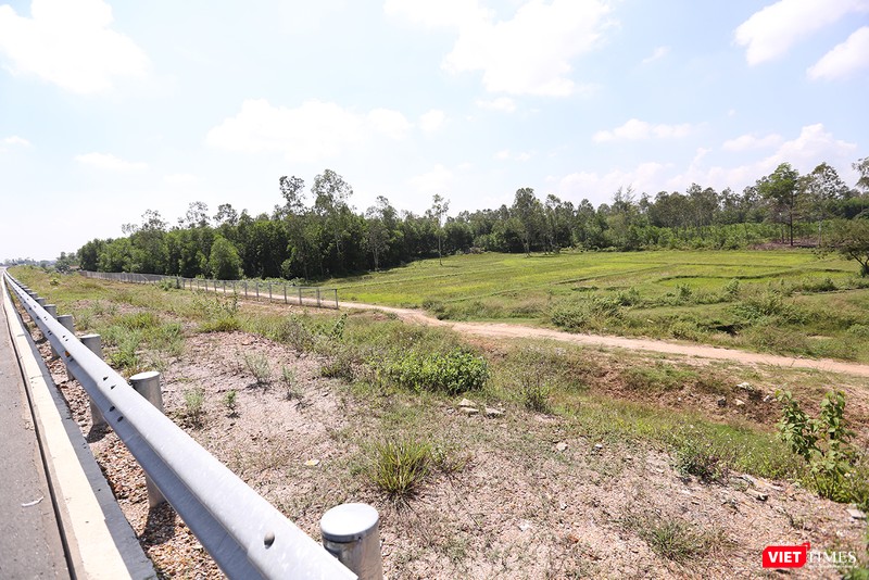 Mặc dù vậy, vẫn còn thiếu nhiều đoạn rào chắn gia súc