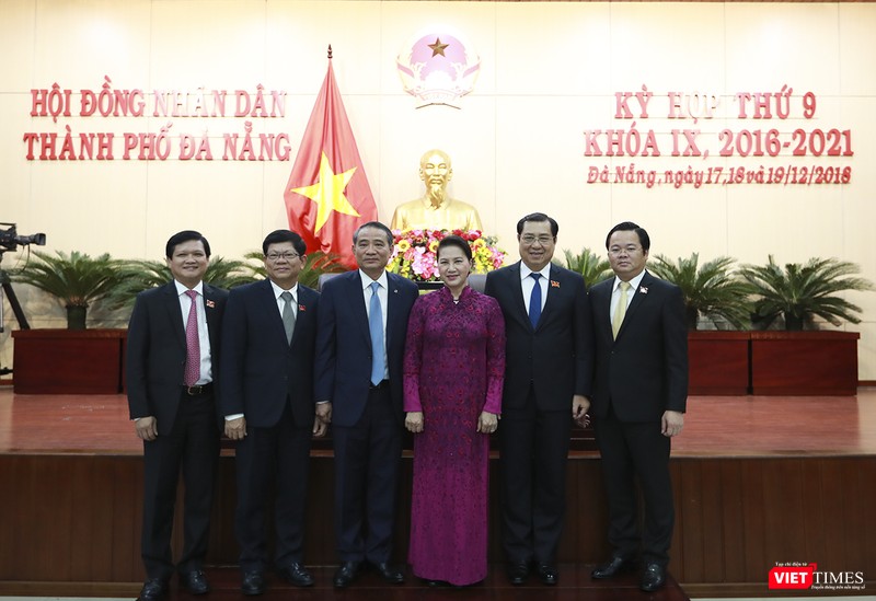 Chụp ảnh lưu niệm với lãnh đạo Thành ủy, HĐND TP Đà Nẵng Chụp ảnh lưu niệm với lãnh đạo Thành ủy, HĐND TP Đà Nẵng