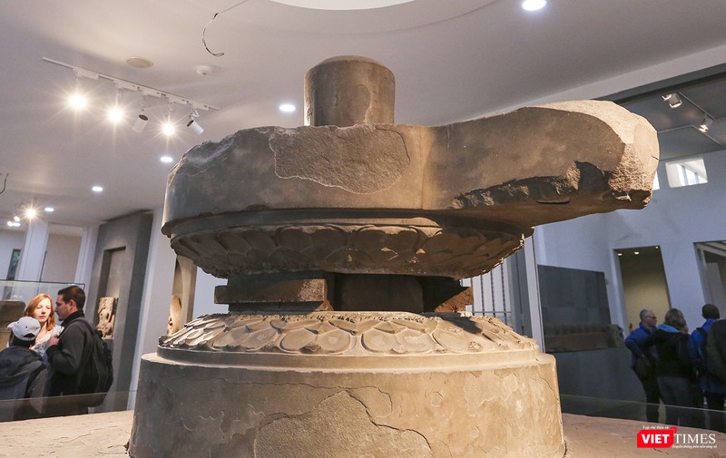 Đài thờ tiêu biểu cho phong cách kiến trúc tổ hợp yoni-linga trong văn hóa cổ Ấn Độ