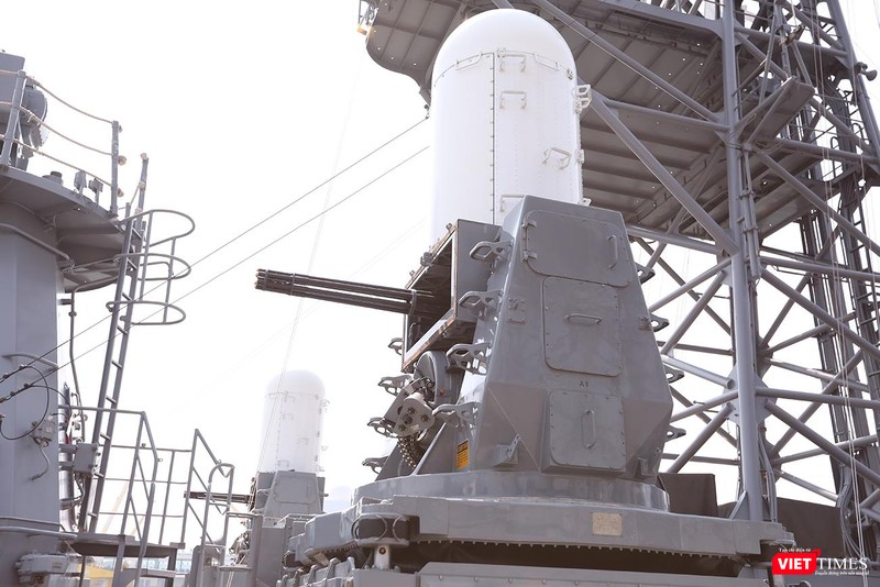 Súng máy tự động bên hông hạm