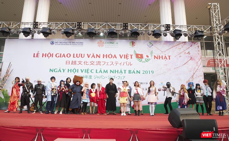 Các nhân vật thần tượng trong các bộ phim hoạt hình Nhật Bản được các sinh viên hóa trang Các nhân vật thần tượng trong các bộ phim hoạt hình Nhật Bản được các sinh viên hóa trang