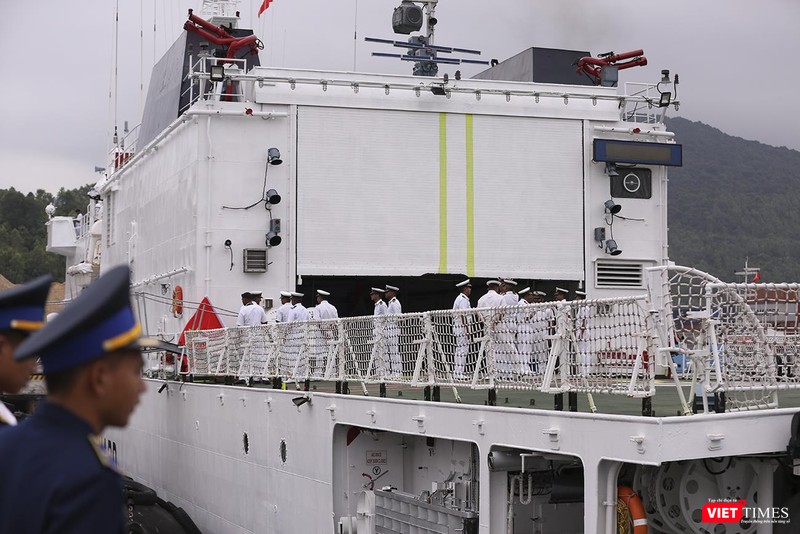 Mộc góc sân bay trực thăng phía đuôi tàu Mộc góc sân bay trực thăng phía đuôi tàu