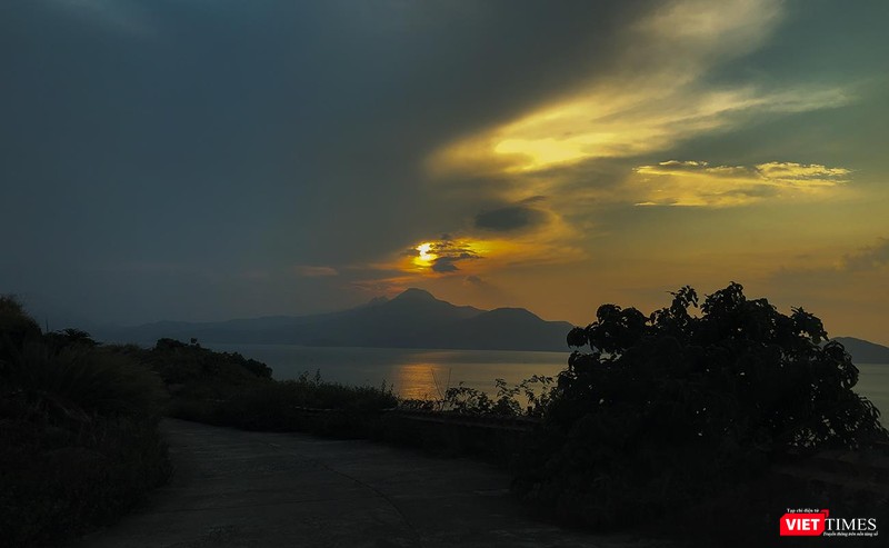 Ngắm khoảnh khắc hoàng hôn về trên Vịnh Đà Nẵng