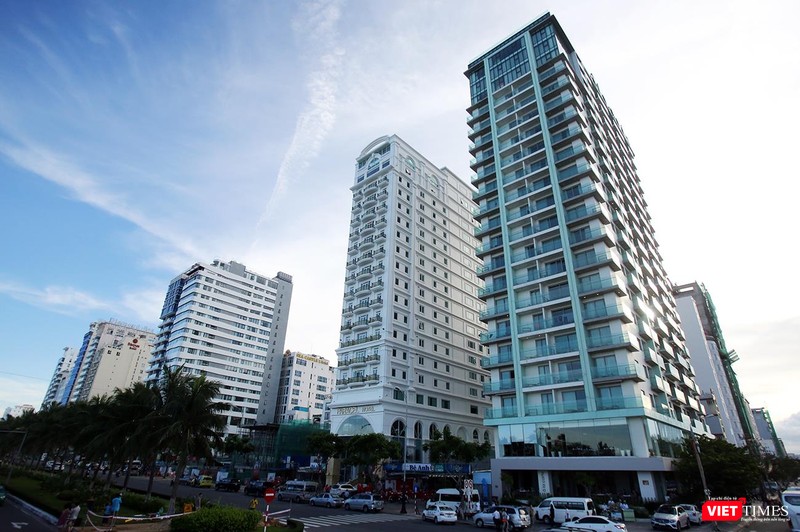 Theo báo cáo thị trường 4 tháng đầu năm 2019 của Savills Việt Nam, thị trường phân khúc khách sạn, căn hộ khách sạn có những giảm sút khi công suất trung bình giảm -7 điểm % theo năm, giá thuê phòng trung bình giảm -9% theo năm và doanh thu phòng trung bình giảm -18% theo năm.