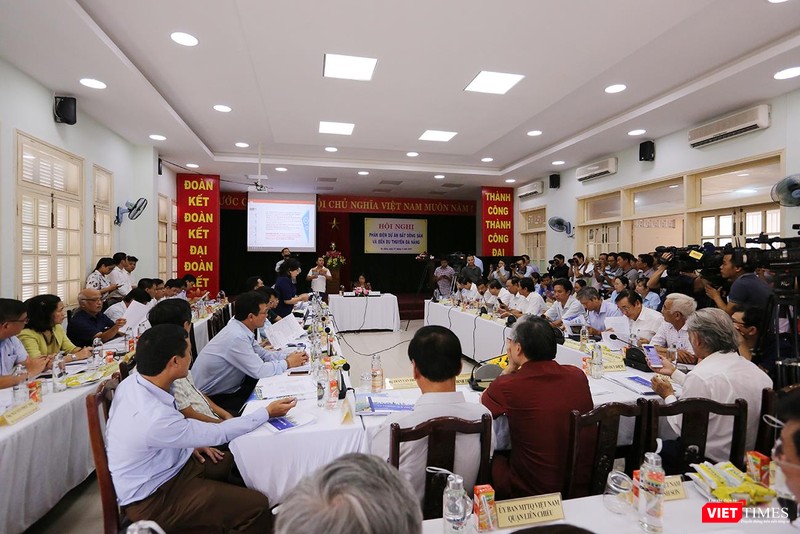 Sáng 7/5, Ủy ban MTTQ TP Đà Nẵng tổ chức đã tổ chức Hội nghị Phản biện Dự án BĐS và Bến du thuyền dưới sự chủ trì của bà Đặng Thị Kim Liên, Chủ tịch Ủy ban MTTQ Việt Nam TP Đà Nẵng