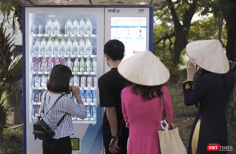 Thanh toán trực tuyến, không sử dụng tiền mặt đang được áp dụng trong các lĩnh vực