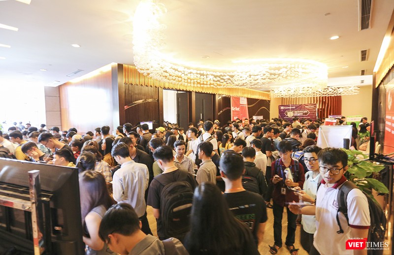 Sự kiện thu hút sự quan tâm của gần 1.000 bạn trẻ yêu công nghệ Sự kiện thu hút sự quan tâm của gần 1.000 bạn trẻ yêu công nghệ