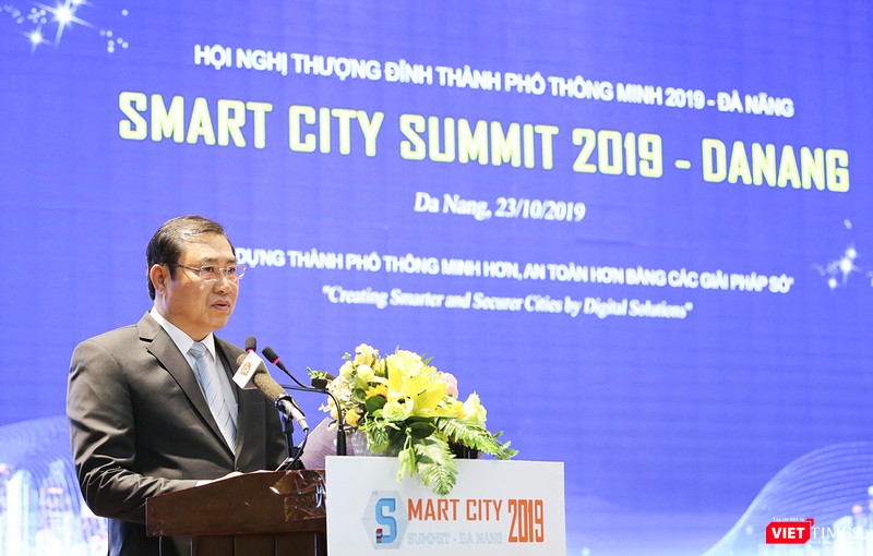 Ông Huỳnh Đức Thơ - Chủ tịch UBND TP Đà Nẵng phát biểu khai mạc hội nghị thượng đỉnh TP thông minh 2019 tại Đà Nẵng, sáng 23/10 Ông Huỳnh Đức Thơ - Chủ tịch UBND TP Đà Nẵng phát biểu khai mạc hội nghị thượng đỉnh TP thông minh 2019 tại Đà Nẵng, sáng 23/10
