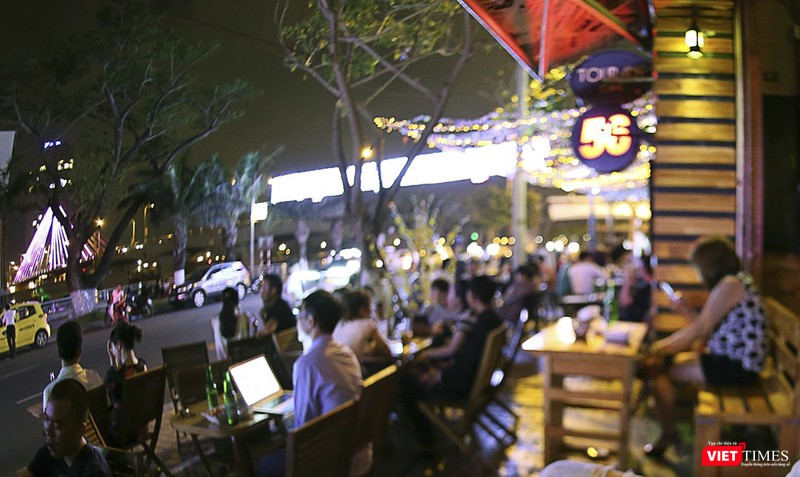 Đà Nẵng đang lên kế hoạch để các quán bar, pub trên các tuyến Bạch Đằng, Trần Hưng Đạo,... được mở cửa đến 2h sáng nhằm thu hút du khách