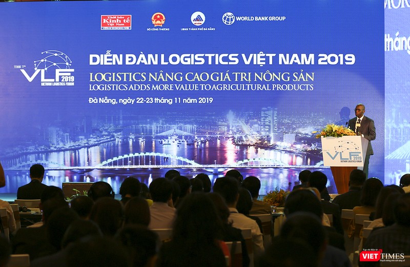 Ông Ousmane Dione - Giams đốc Quốc gia, Ngân hàng Thế giới tại Việt Nam phát biểu tại Diễn đàn Ông Ousmane Dione - Giams đốc Quốc gia, Ngân hàng Thế giới tại Việt Nam phát biểu tại Diễn đàn