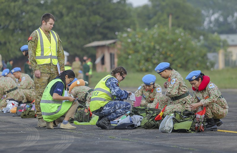 Kiểm tra hành lý trước giờ lên đường