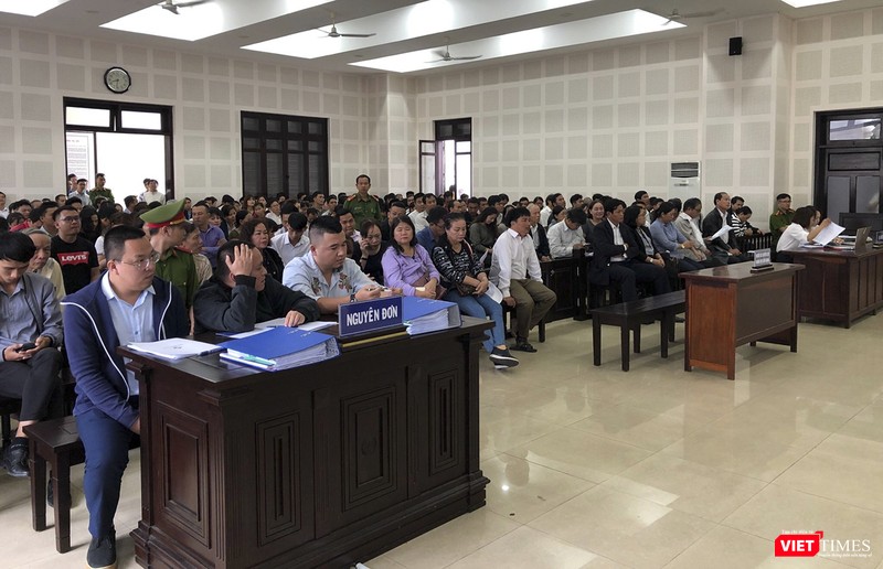 Quang cảnh phiên tòa Quang cảnh phiên tòa