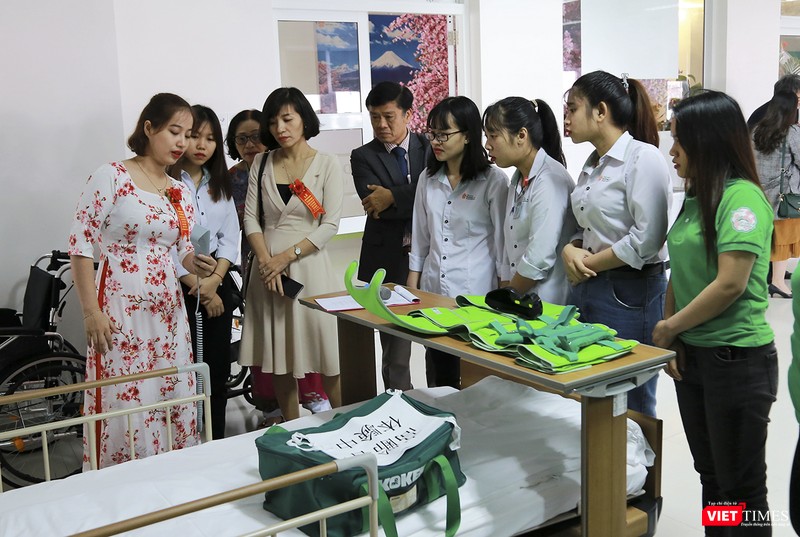 Các sinh viên thực tập kỹ thuật